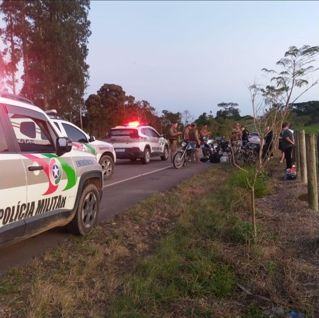 Operação de trânsito resulta em 18 autuações e 5 veículos removidos na Serra do Tucano