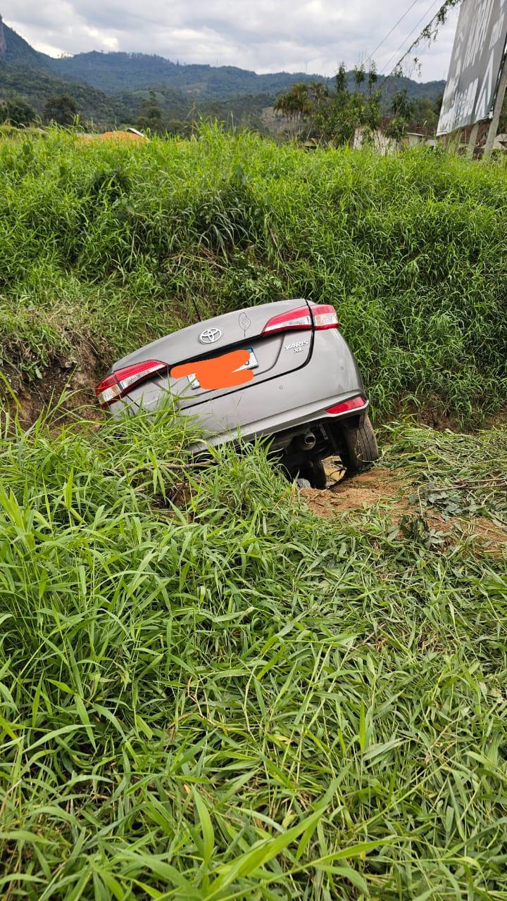 Acidente entre três veículos deixa dois feridos na BR-470 em Apiúna
