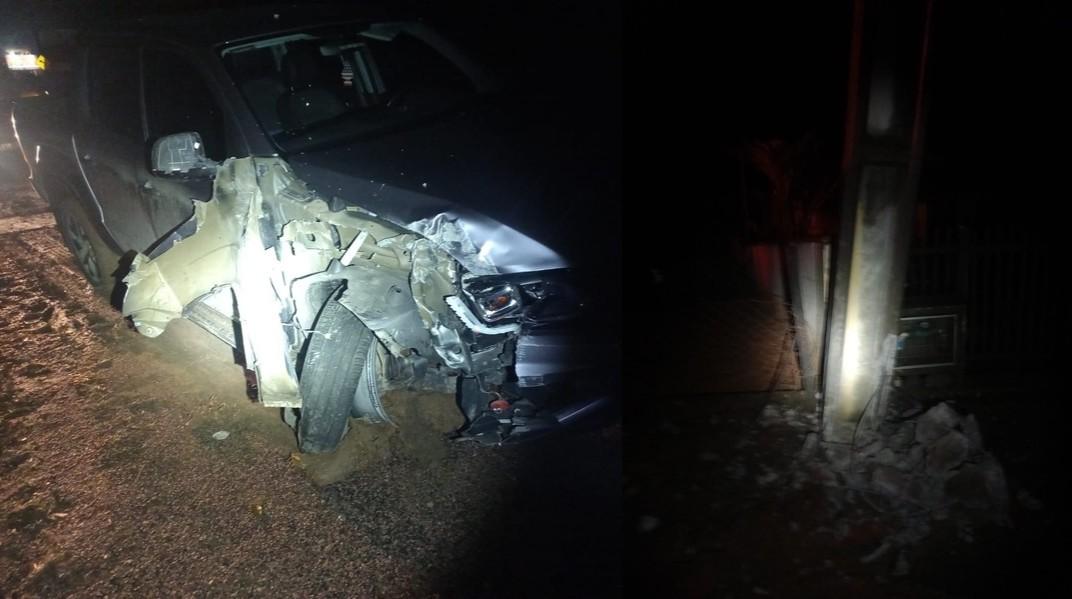 Motorista foge após colidir caminhonete contra poste em Ibirama