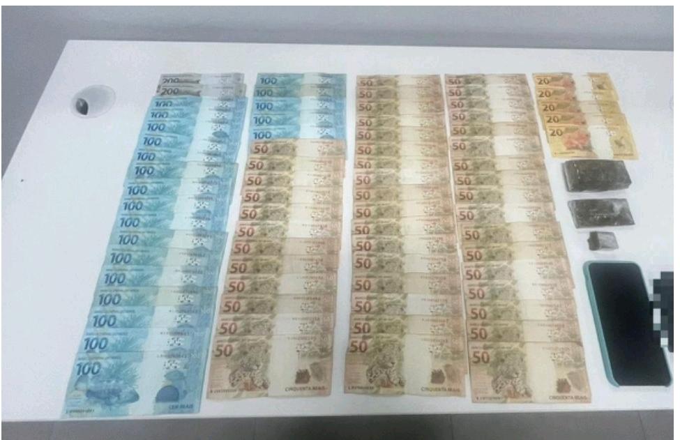 Homem é preso com drogas e quase R$ 5 mil em dinheiro em Lontras