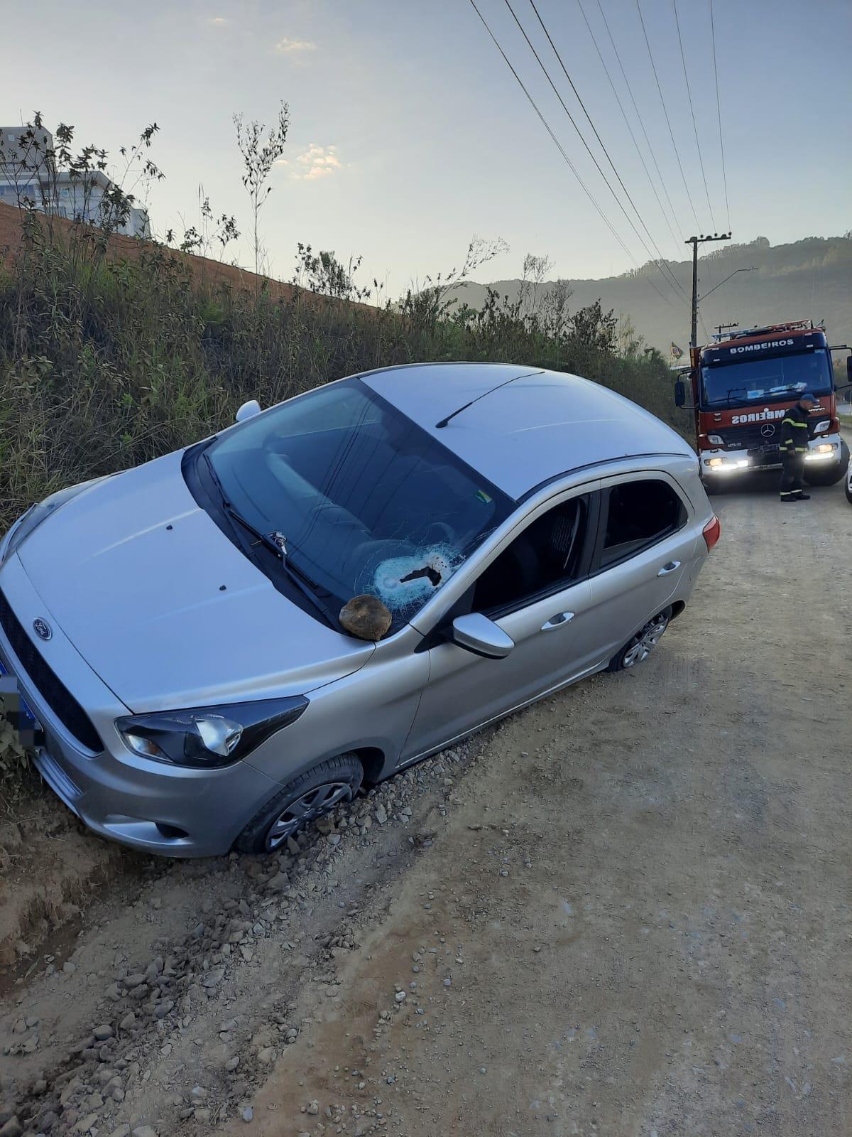 Acidente com quatro vítimas é registrado na BR-470