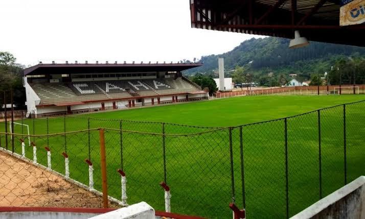Futebol está de volta! Baixada reabre os portões com jogos oficiais