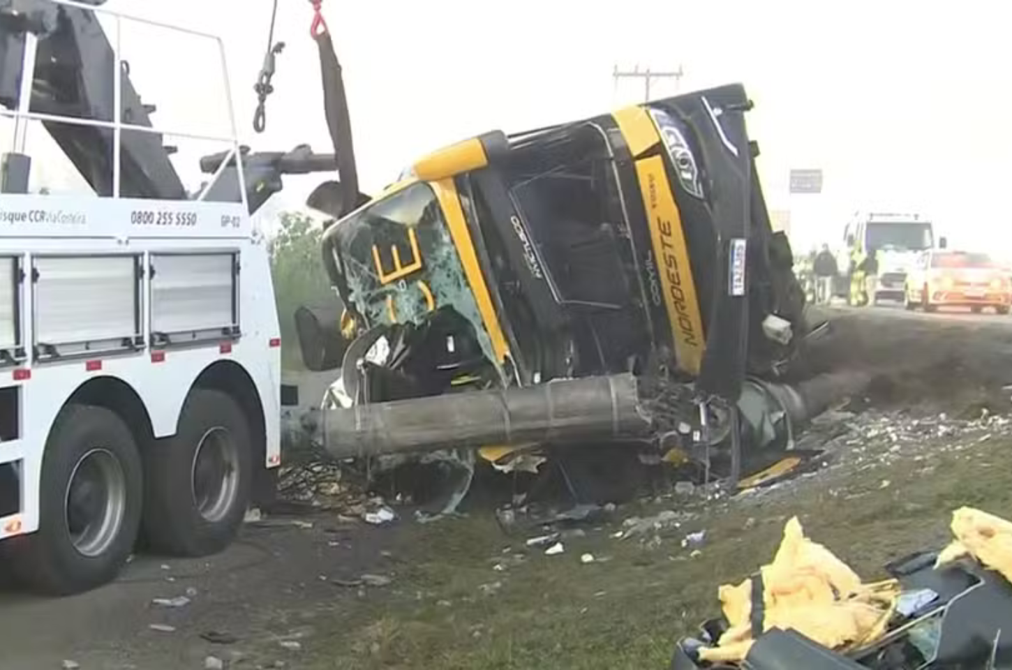 Grave acidente deixa uma pessoa morta e vários feridos em SC