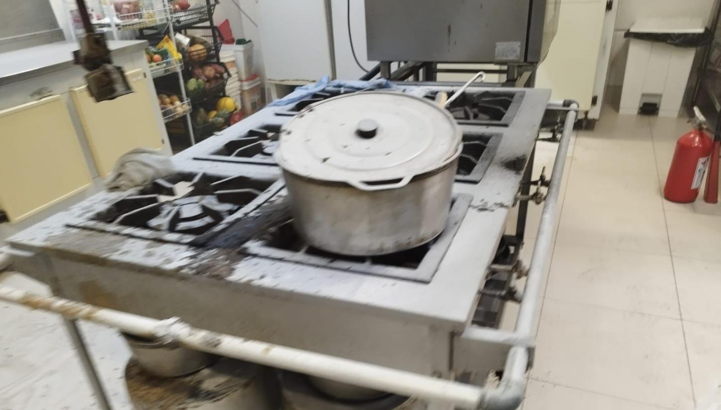 Incêndio atinge restaurante dentro de supermercado em Rio do Sul