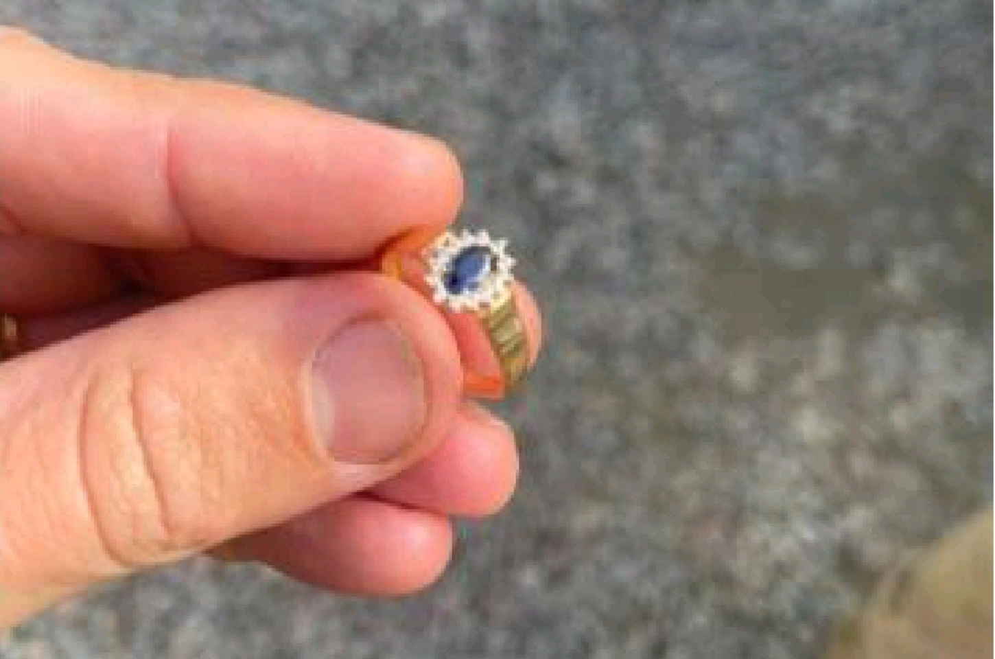 Mulher é presa em flagrante após furtar anel avaliado em R$ 2.500