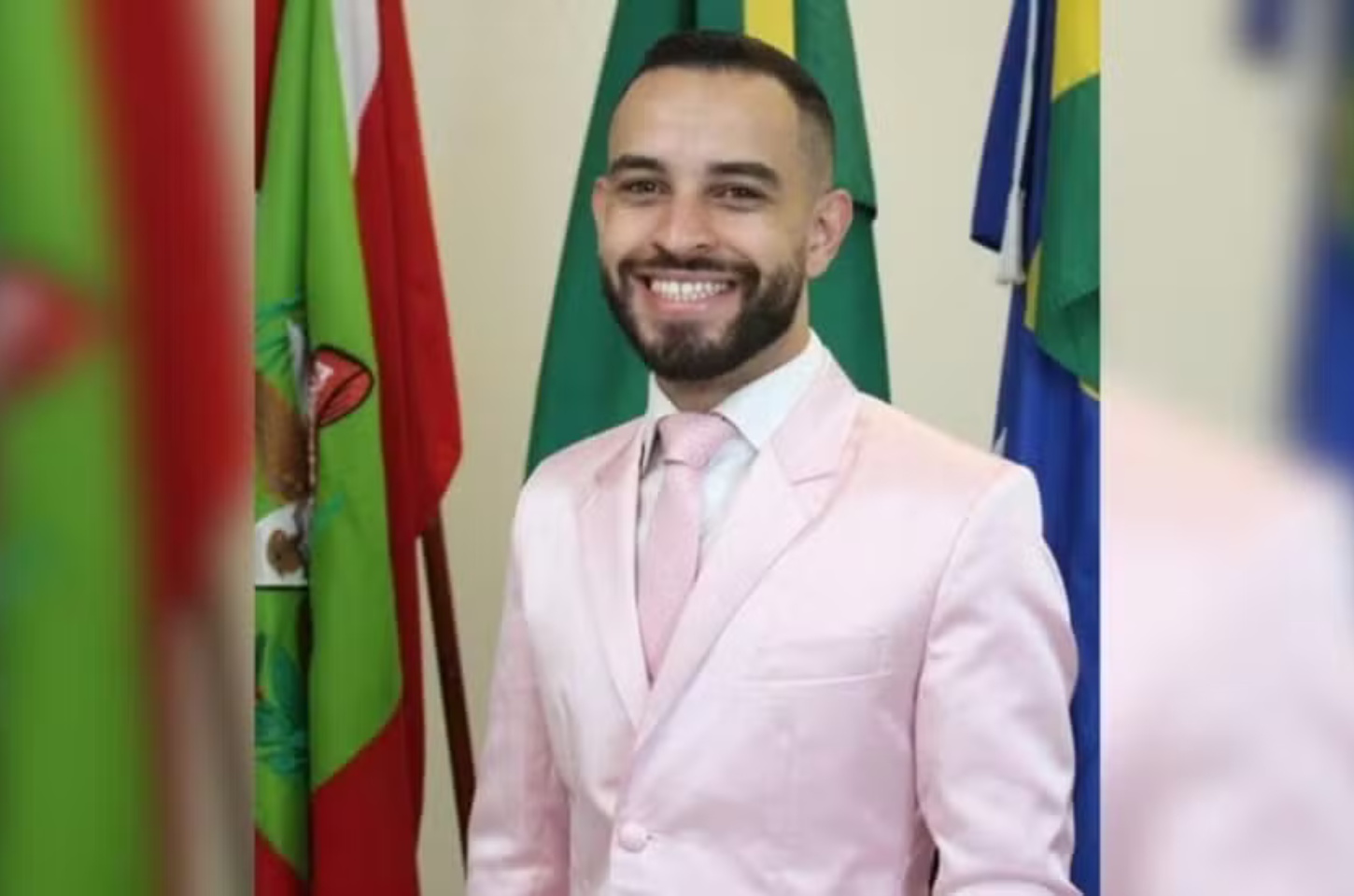 Réu por violência doméstica, vice-prefeito é indiciado por usar um prego para furar pneu de carro da prefeita