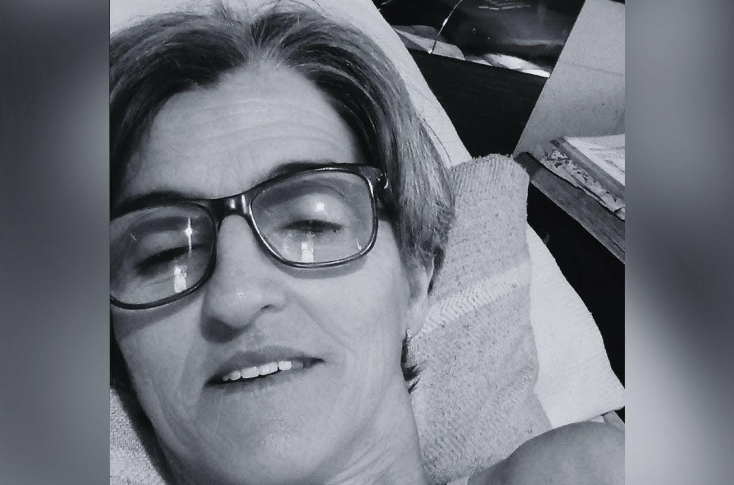 Mulher é morta pelo ex-marido; polícia realiza operação para tentar prender o assassino.