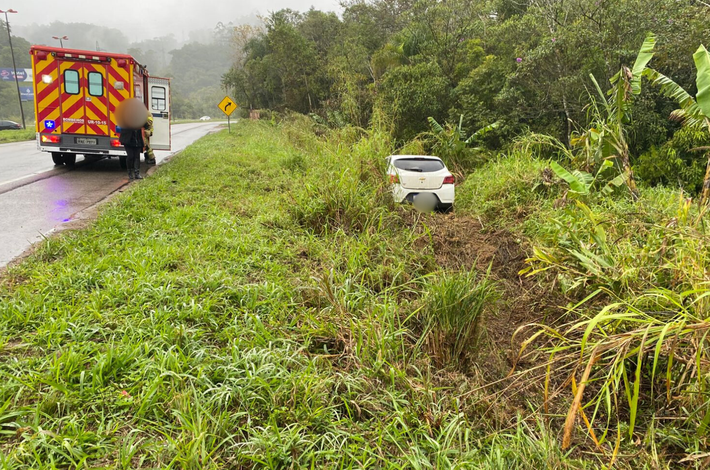 Saída de pista na BR-470 em Ibirama