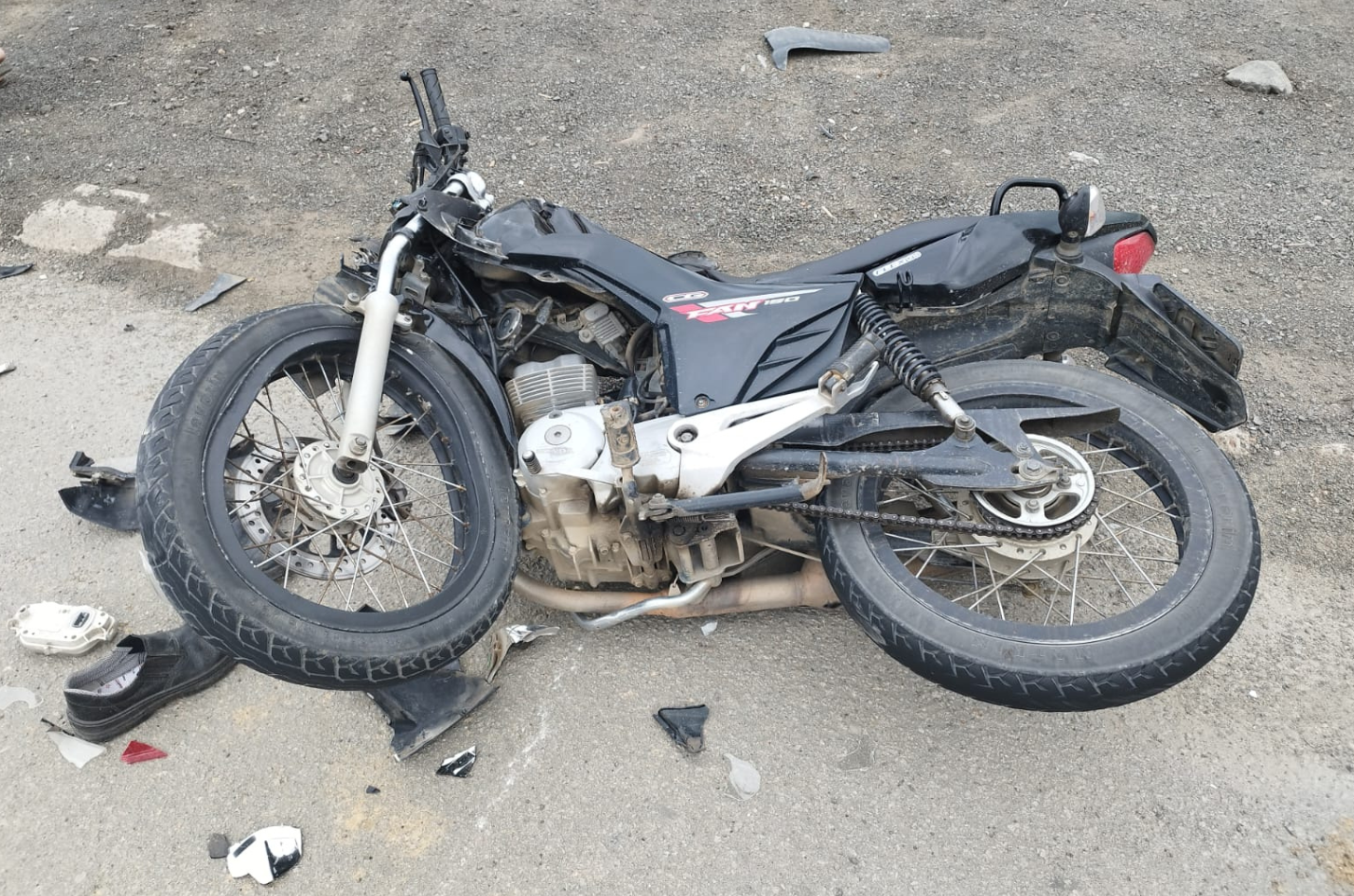 Acidente entre carro e moto deixa dois feridos na BR-470