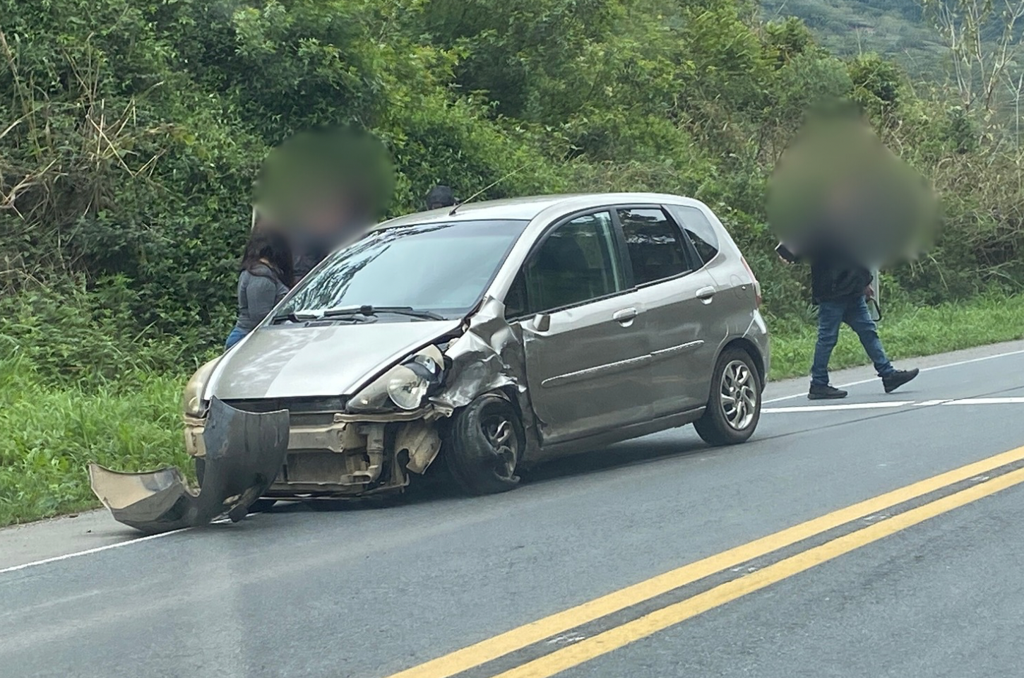 Acidente entre carro e moto na BR-470 em Rodeio