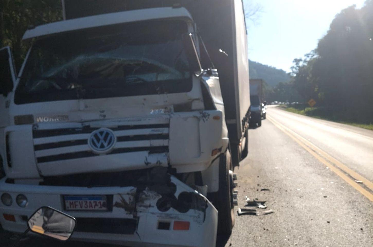 Grave acidente na BR-470 envolvendo carreta em Apiúna
