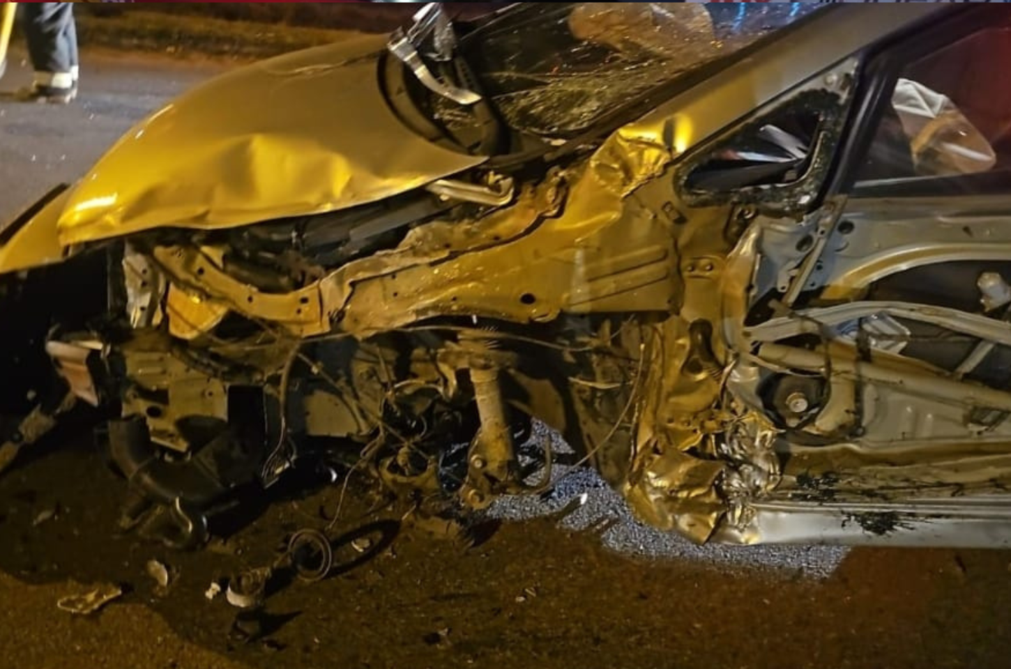 Três pessoas ficam feridas após grave acidente na BR-470
