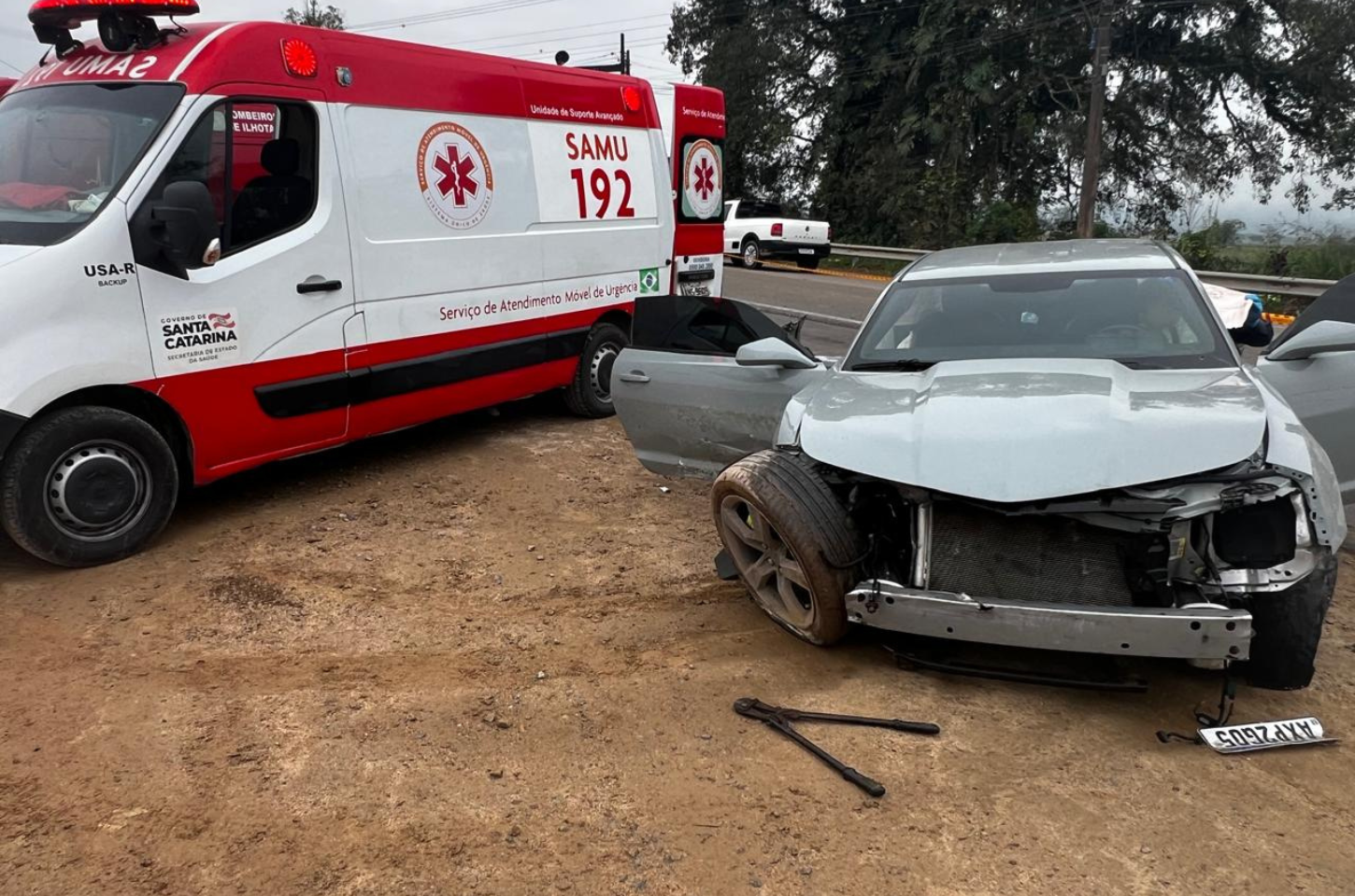 Criança é Ejetada de Carro após Colisão