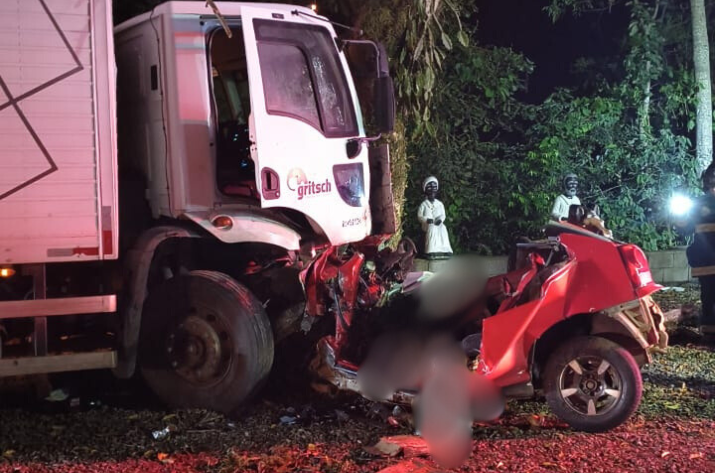 Três pessoas morrem após grave acidente na BR-470, em Apiúna