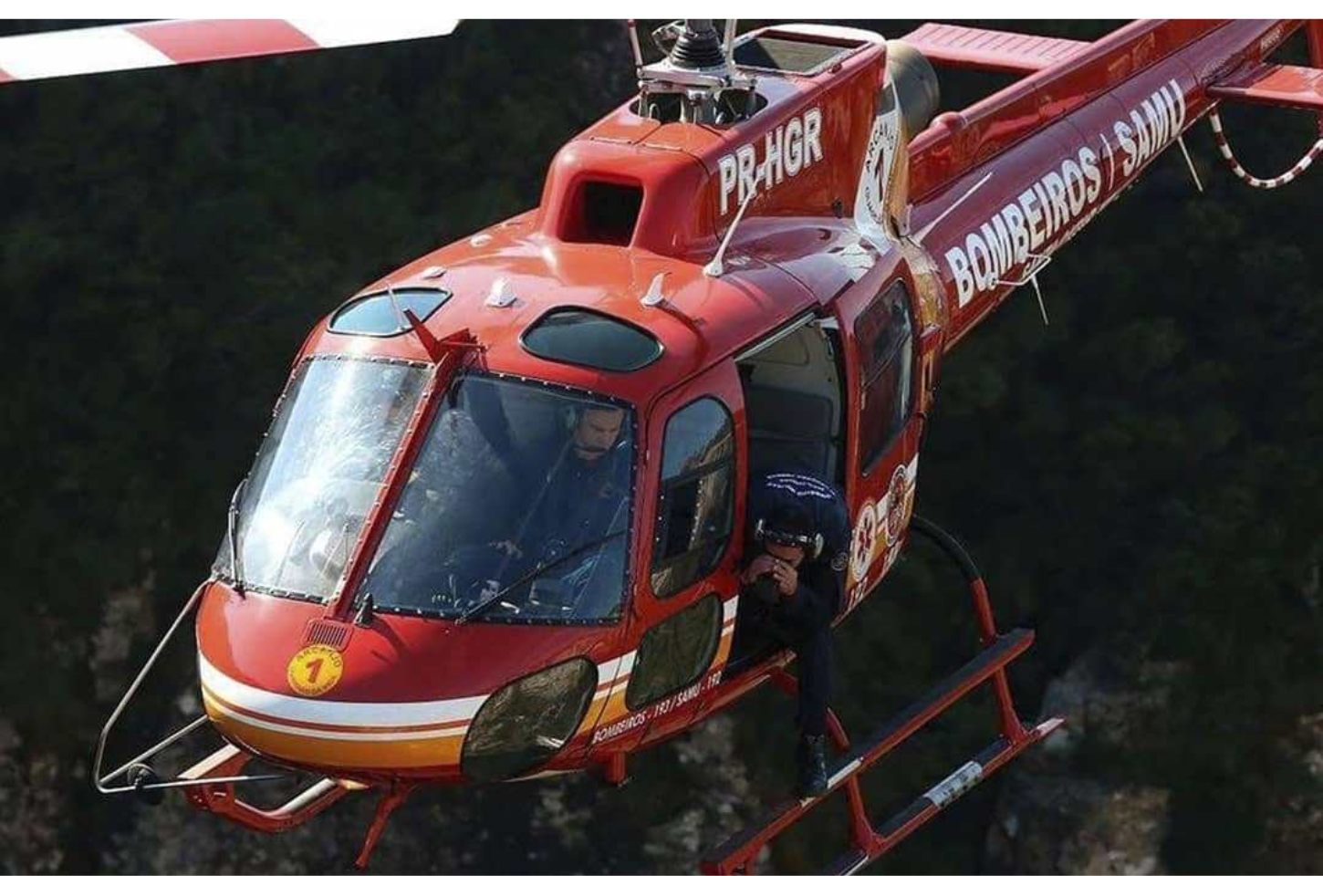 Helicóptero Arcanjo acionado para atender vítima que caiu de 8 metros de altura em Rodeio