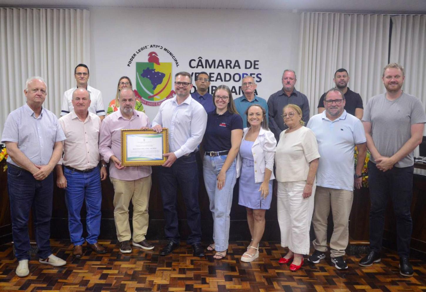 Câmara de Ibirama homenageia Máquinas OMIL pelos 80 anos de fundação