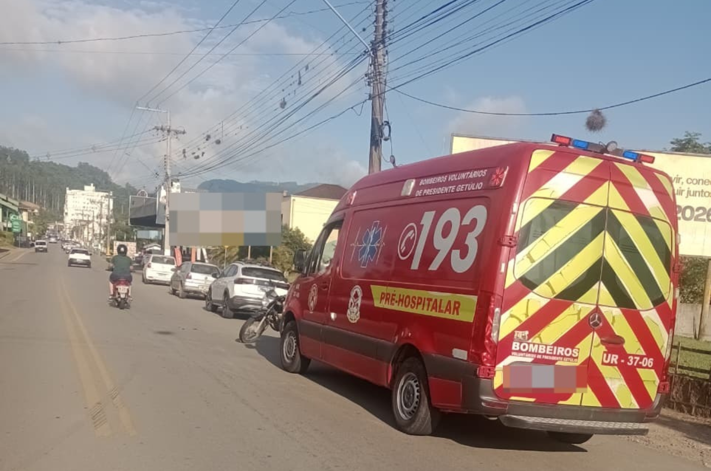 Colisão entre carro e moto mobiliza Bombeiros Voluntários