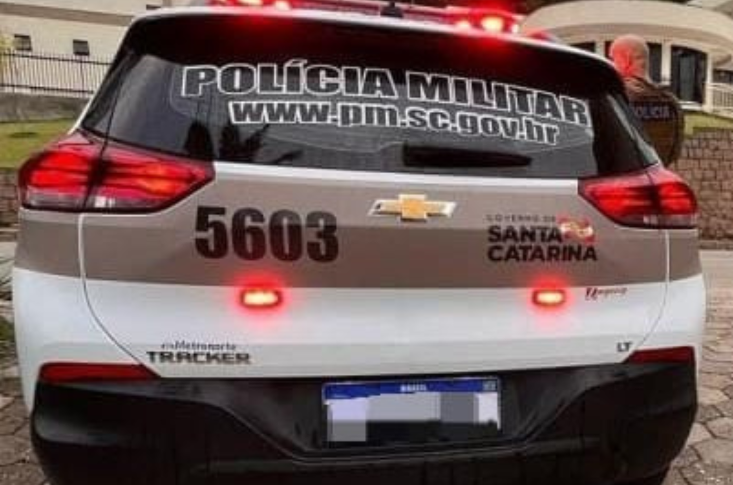 Covarde descumpre medida protetiva e ataca ex-companheira em Ascurra