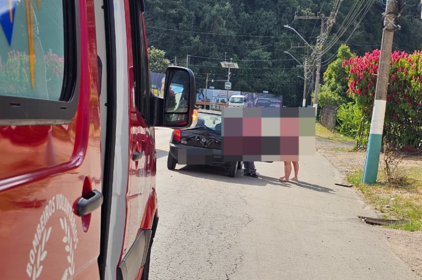 Colisão entre carro e moto deixa jovem ferido na SC-340, em Presidente Getúlio