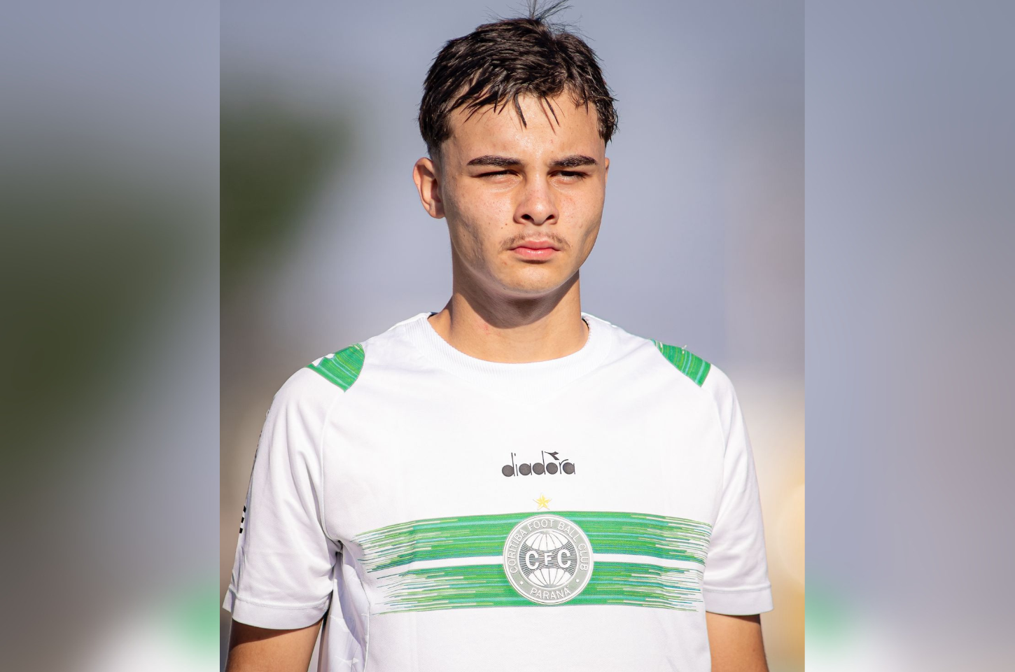 Apiunense brilha na estreia pelo Coritiba com dois gols e classificação garantida