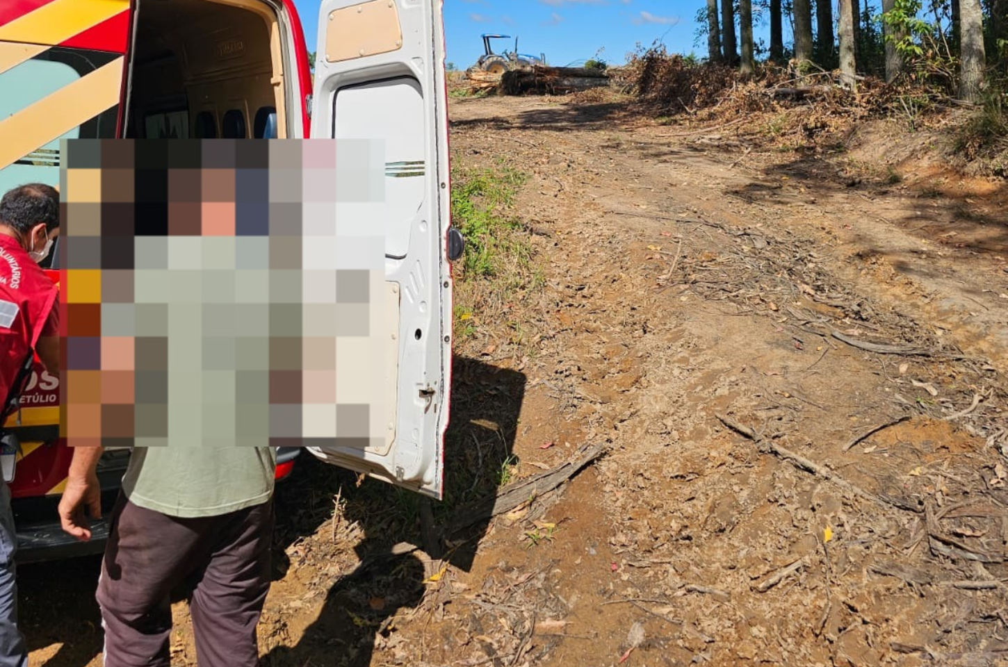 Homem fica ferido após acidente de trabalho em área de reflorestamento