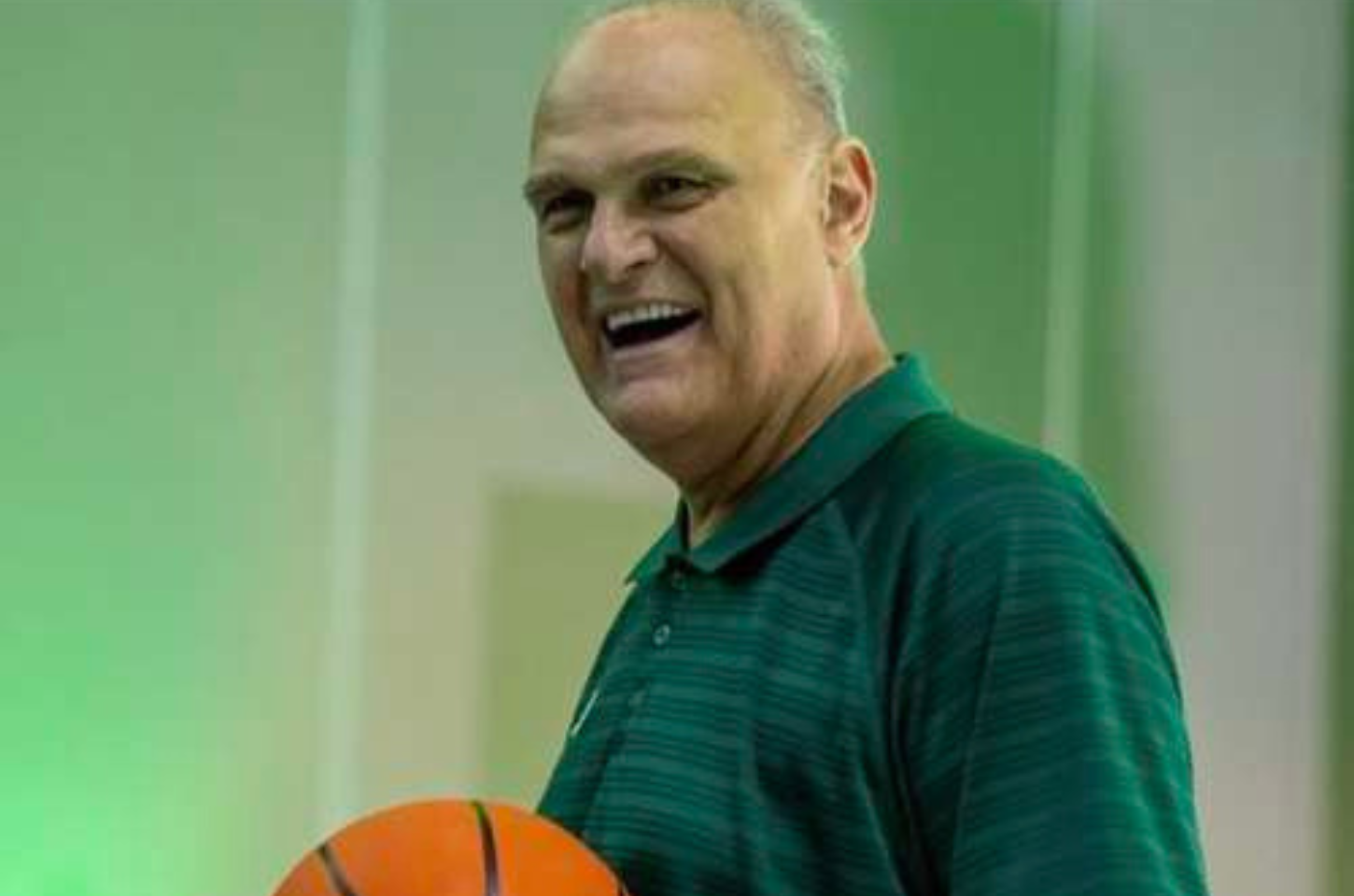 Morre Oscar Schmidt, lenda do basquete mundial