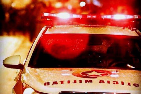Filho esfaqueia pai durante ocorrência de invasão de residência e ameaças em Indaial