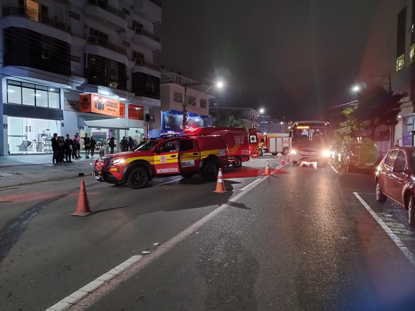 Colisão envolvendo quatro veículos deixa uma mulher ferida em Rio do Su