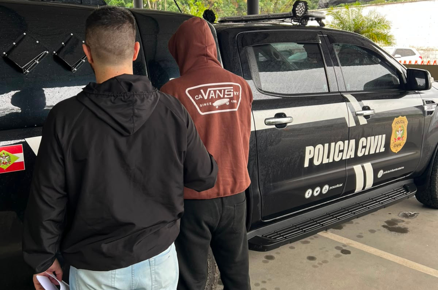 Polícia Civil prende professor de artes marciais condenado a mais de 20 anos por tráfico de drogas
