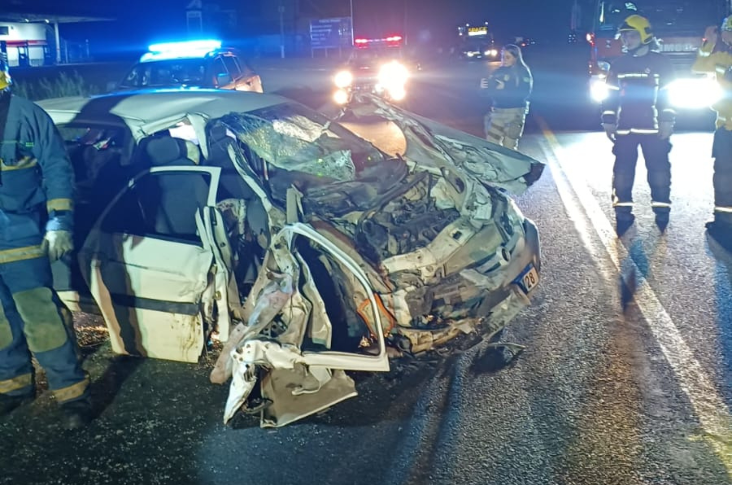 Bebê de 4 meses fica ferido em colisão frontal na BR-470